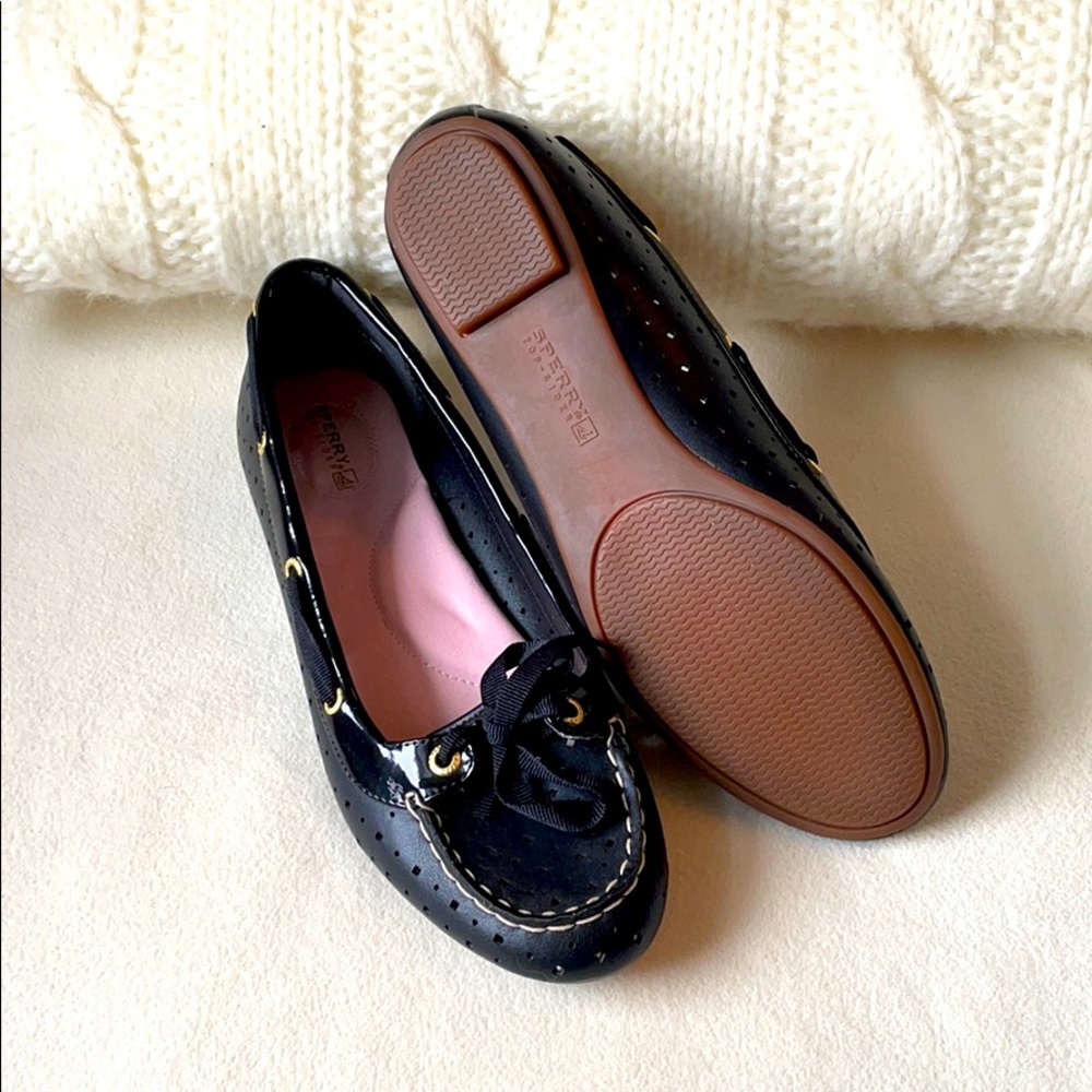 Sperry Black Perforated Bow Loafers with Pink Insole - Picture 2 of 7